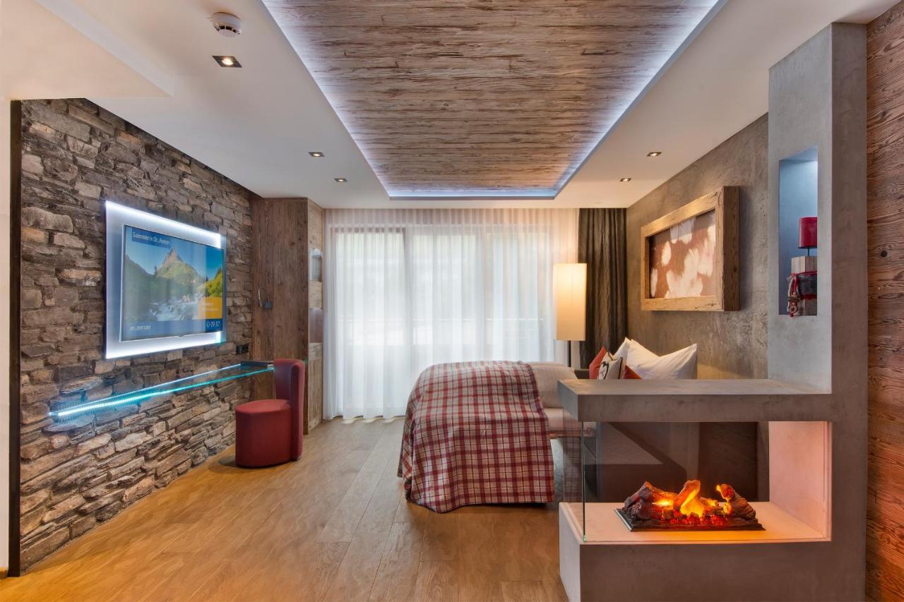 Pete Alpine Boutique Hotel - Klein Und Fein - Private Spa Suiten Und Zimmer سانكت أنتون ام ارلبرغ المظهر الخارجي الصورة