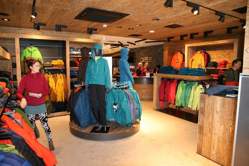 Pete Alpine Boutique Hotel - Klein Und Fein - Private Spa Suiten Und Zimmer سانكت أنتون ام ارلبرغ المظهر الخارجي الصورة